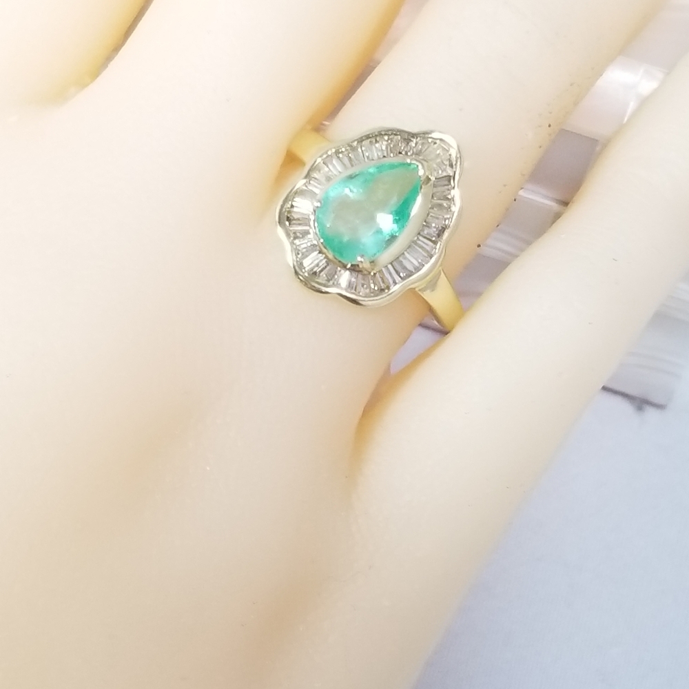 Genuine 14kt Columbian Emerald & Dia Ring Sz 7 - Picture 5 of 8